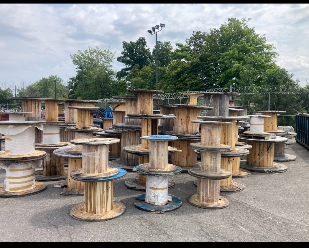 VARIOUS WOOD REELS/SIZES. PLEASE CALL FO